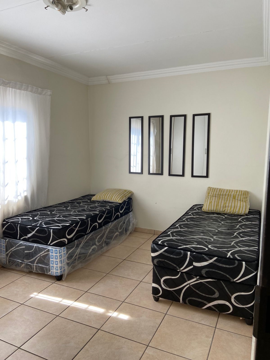 To Let 2 Bedroom Property for Rent in Dassie Rand North West